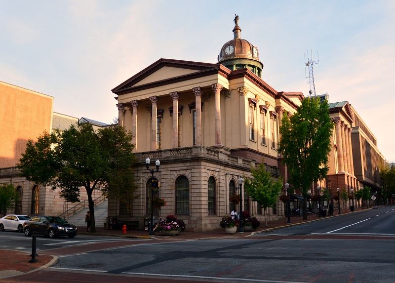 CourthouseCornerSmall